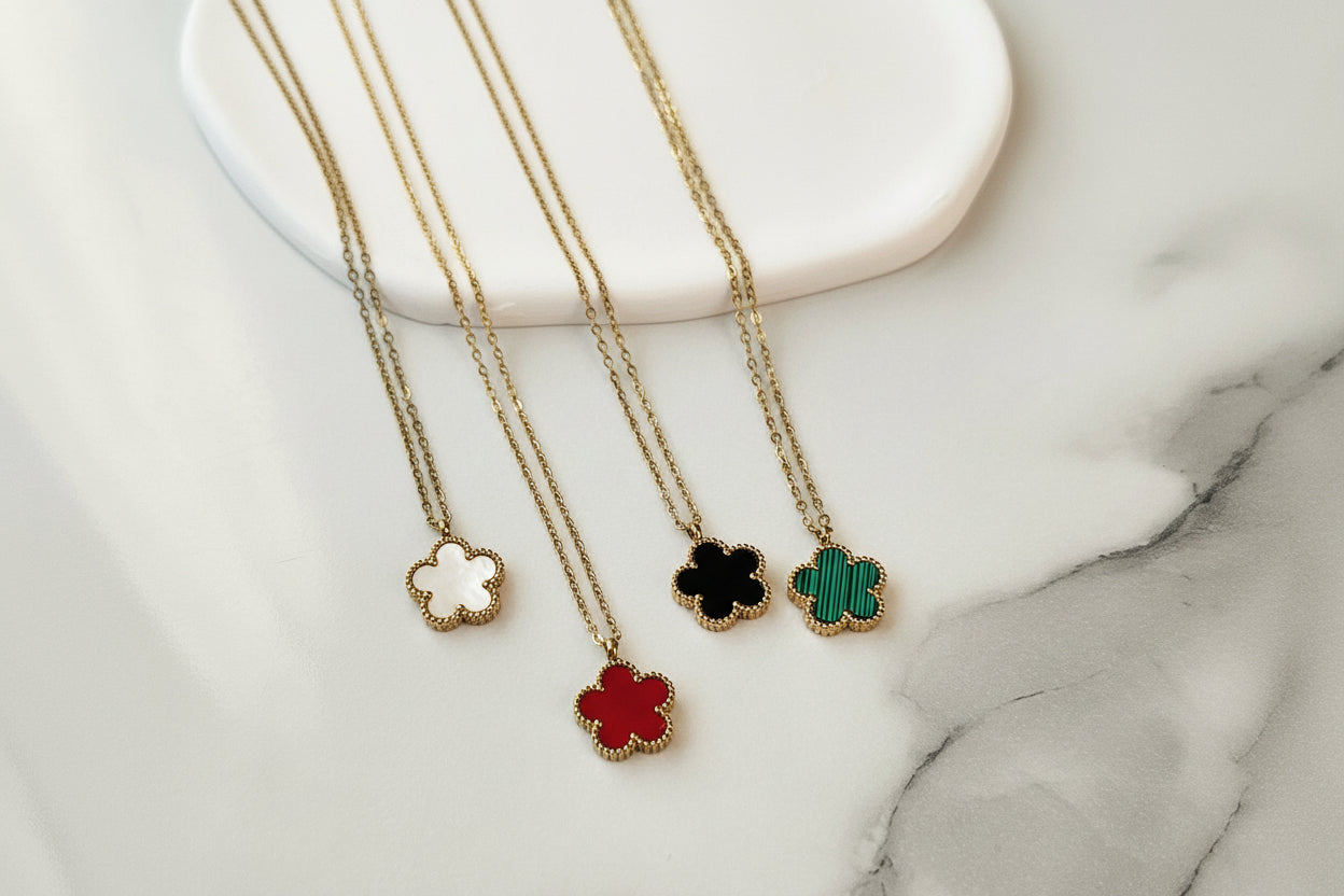 FLORA nyakláncok (fekete/ fehér/ zöld/ piros)