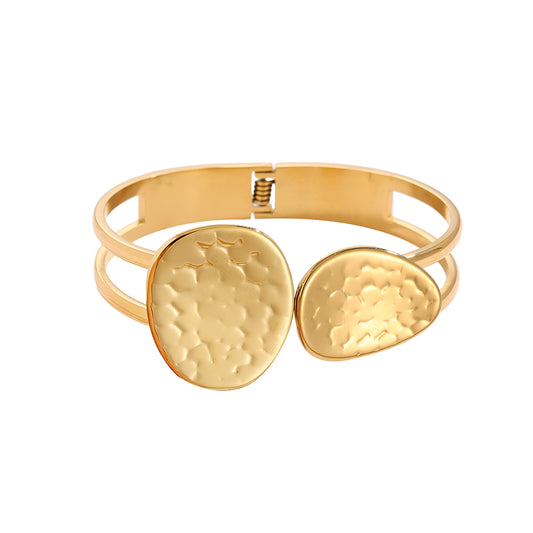 AVA cuff karperec