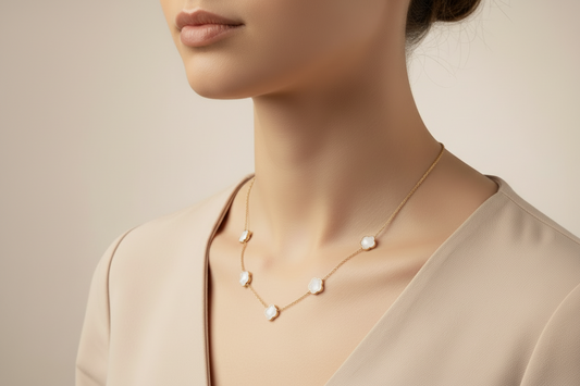 BLOOM nyakláncok (fehér/ zöld/ piros)