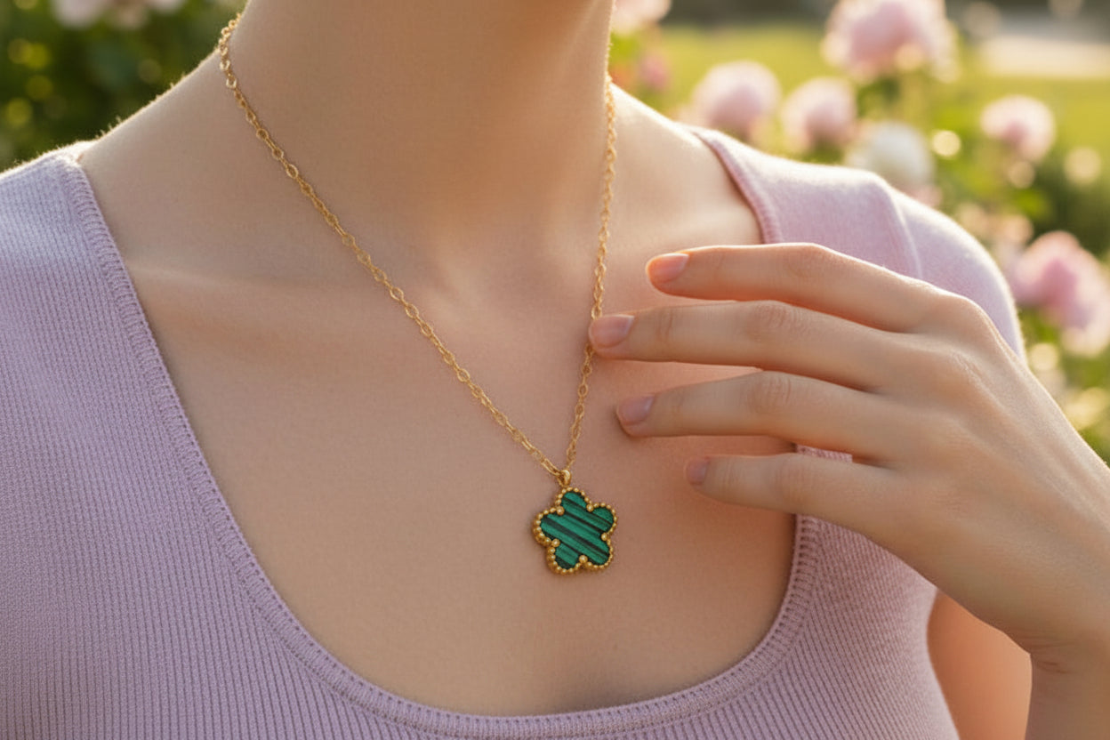 FLORA nyakláncok (fekete/ fehér/ zöld/ piros)